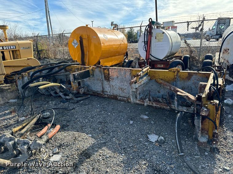 image for item DW2444 1987 Gomaco GP-2000 slip form paver