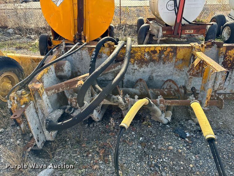 image for item DW2444 1987 Gomaco GP-2000 slip form paver