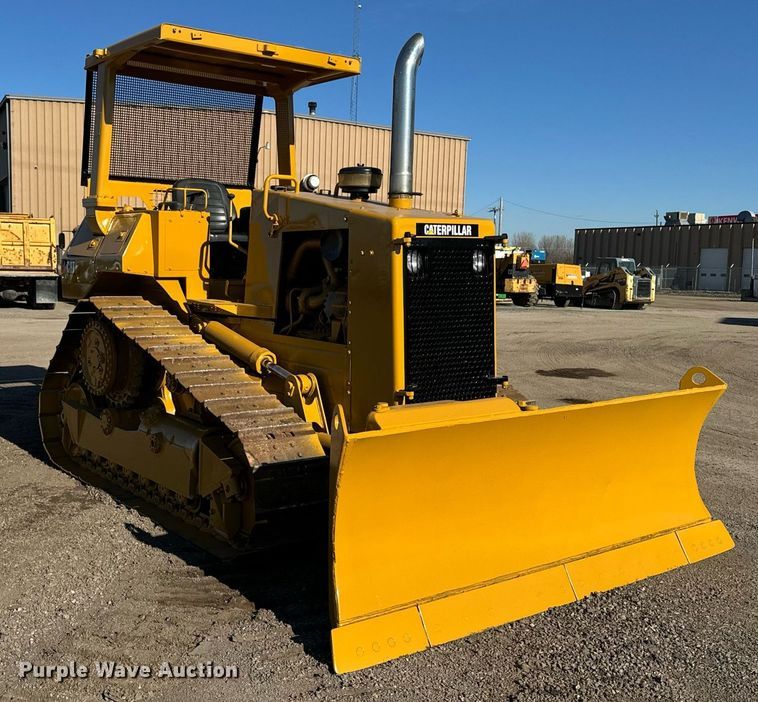image for item DW2445 1986 Caterpillar D4H dozer