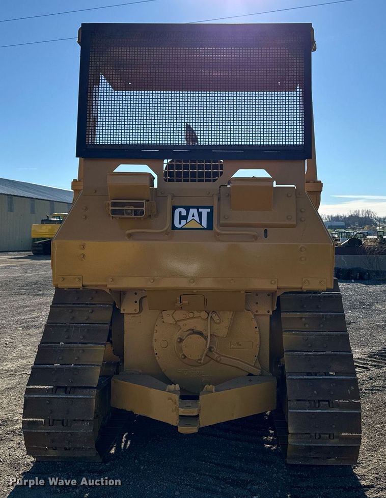 image for item DW2445 1986 Caterpillar D4H dozer