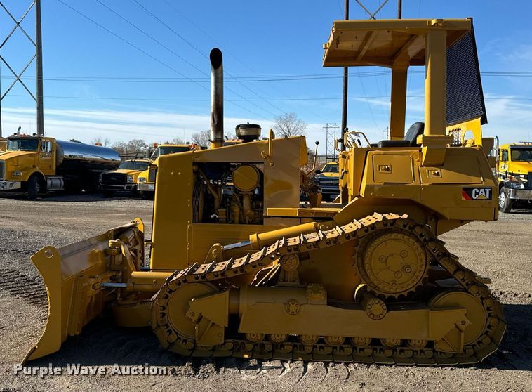image for item DW2445 1986 Caterpillar D4H dozer
