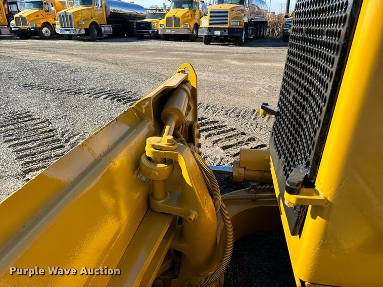 image for item DW2445 1986 Caterpillar D4H dozer