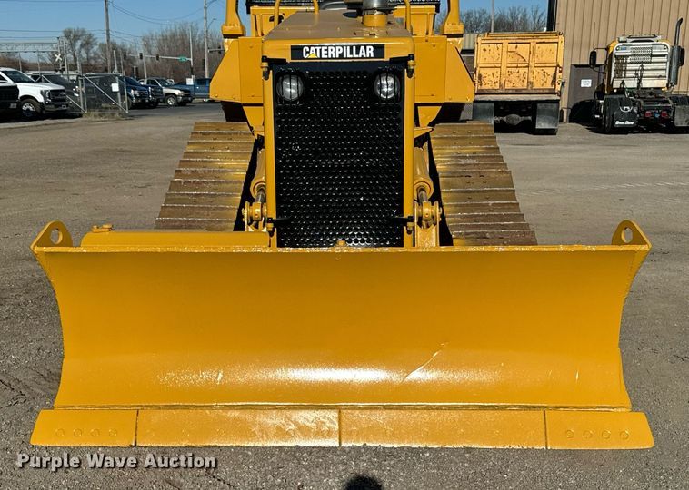 image for item DW2445 1986 Caterpillar D4H dozer