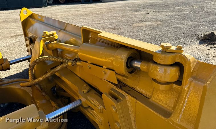image for item DW2445 1986 Caterpillar D4H dozer