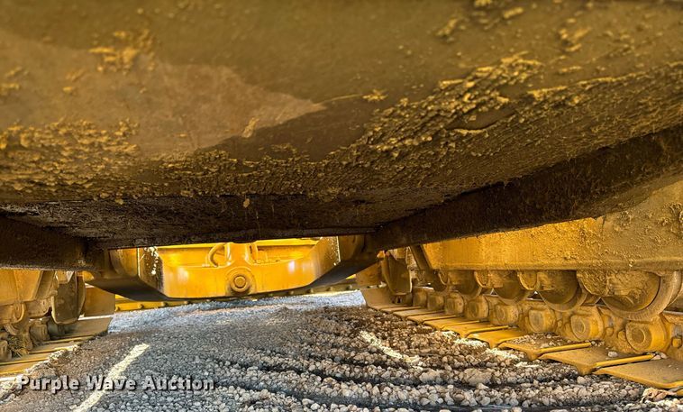 image for item DW2445 1986 Caterpillar D4H dozer