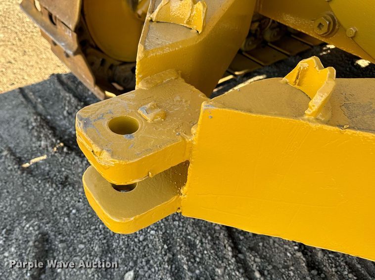 image for item DW2445 1986 Caterpillar D4H dozer