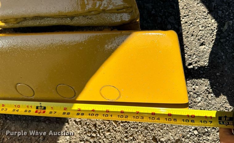 image for item DW2445 1986 Caterpillar D4H dozer