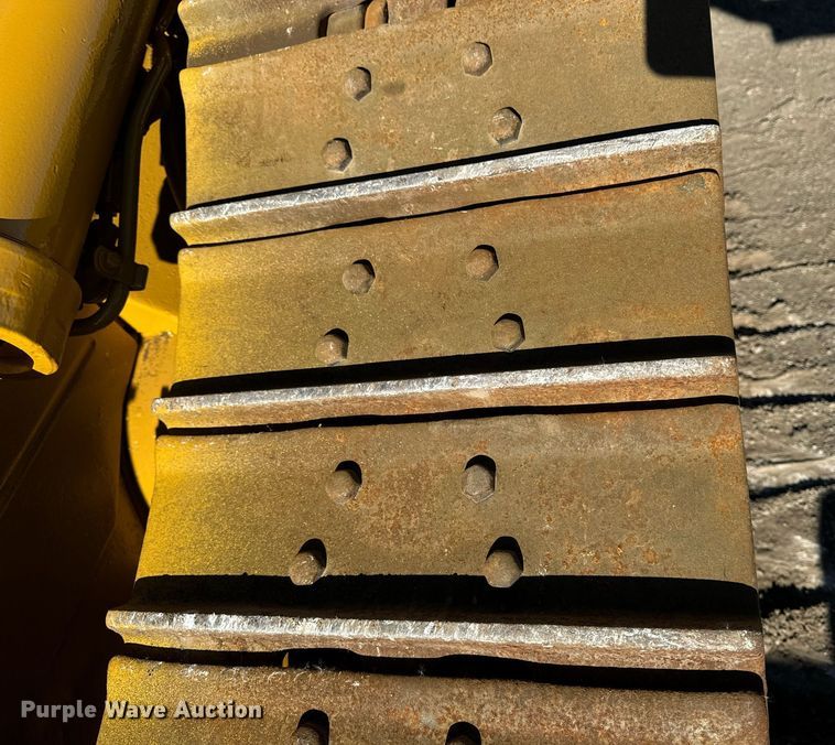 image for item DW2445 1986 Caterpillar D4H dozer