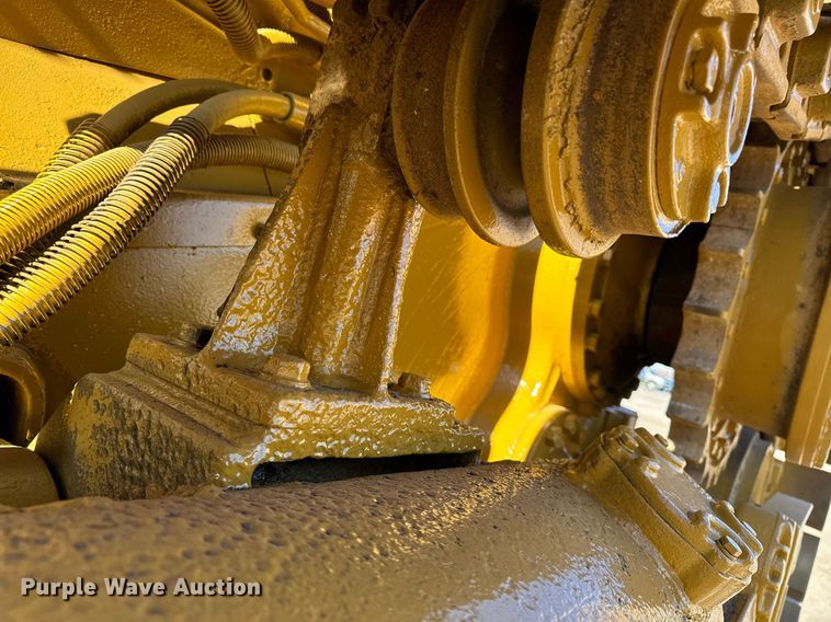 image for item DW2445 1986 Caterpillar D4H dozer