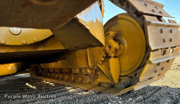 image for item DW2445 1986 Caterpillar D4H dozer