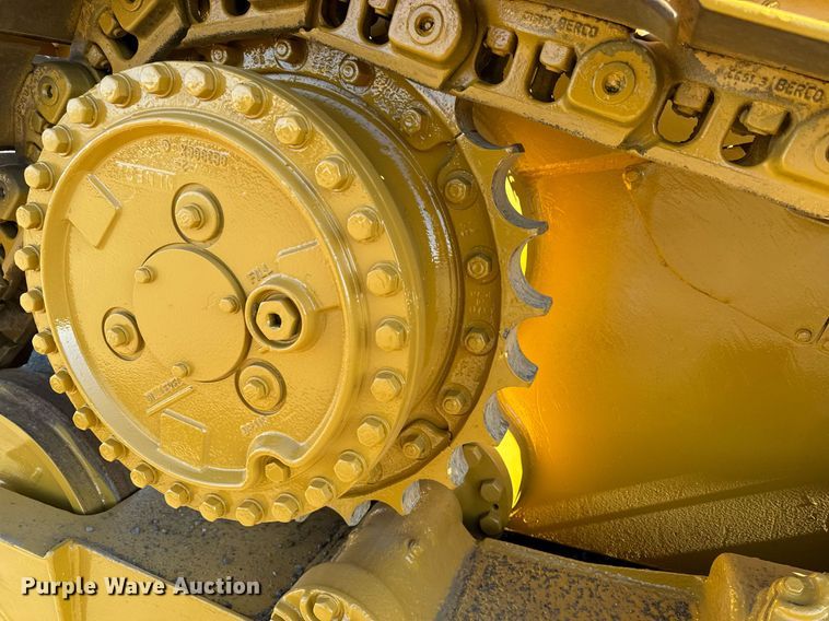 image for item DW2445 1986 Caterpillar D4H dozer