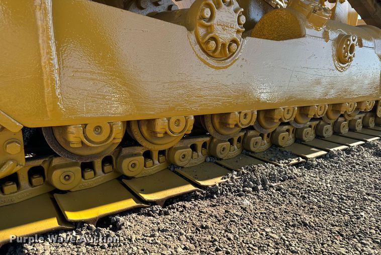 image for item DW2445 1986 Caterpillar D4H dozer