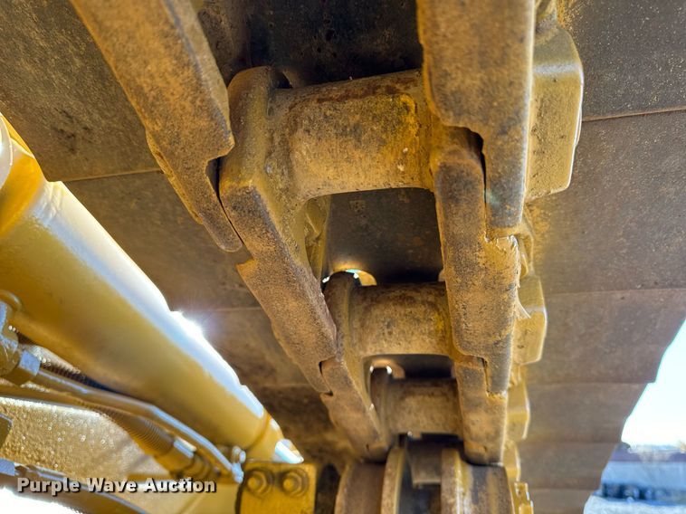 image for item DW2445 1986 Caterpillar D4H dozer