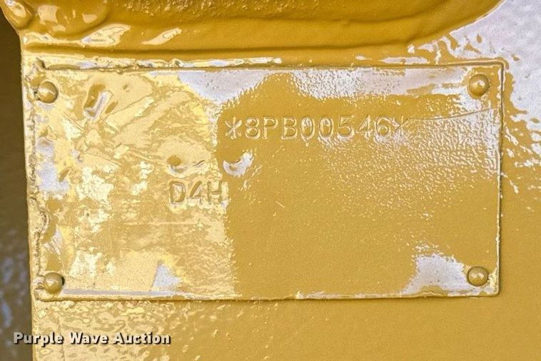 image for item DW2445 1986 Caterpillar D4H dozer