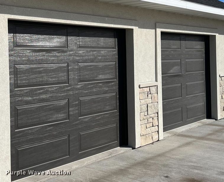 image for item DX3807 (24) 10' x 2' garage door panels 