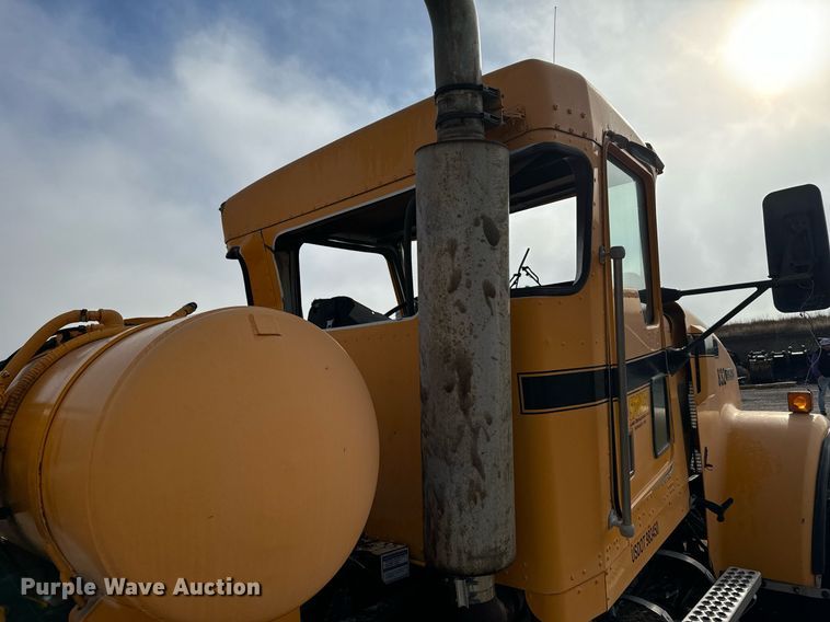 image for item DX3810 2000 Kenworth W900 ready mix truck