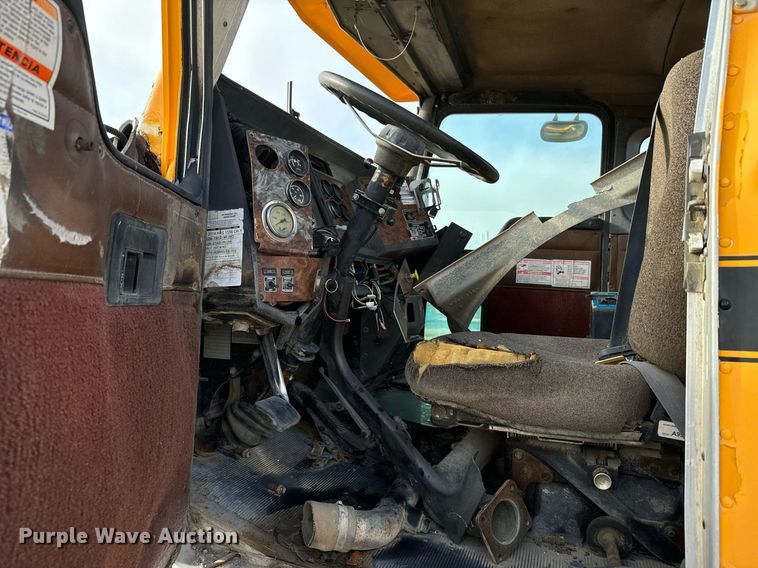 image for item DX3810 2000 Kenworth W900 ready mix truck