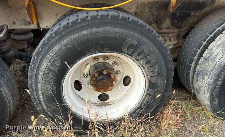 image for item DX3810 2000 Kenworth W900 ready mix truck