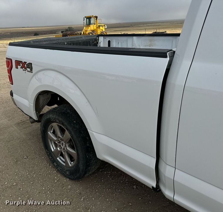 image for item DX3811 2018 Ford F150 SuperCab pickup truck