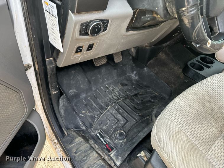 image for item DX3811 2018 Ford F150 SuperCab pickup truck