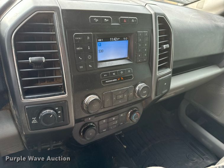 image for item DX3811 2018 Ford F150 SuperCab pickup truck