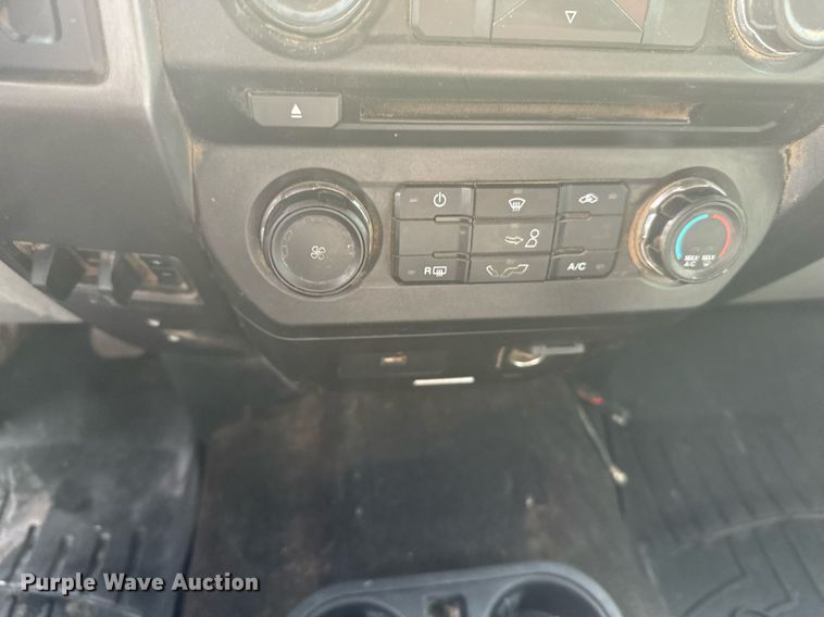 image for item DX3811 2018 Ford F150 SuperCab pickup truck