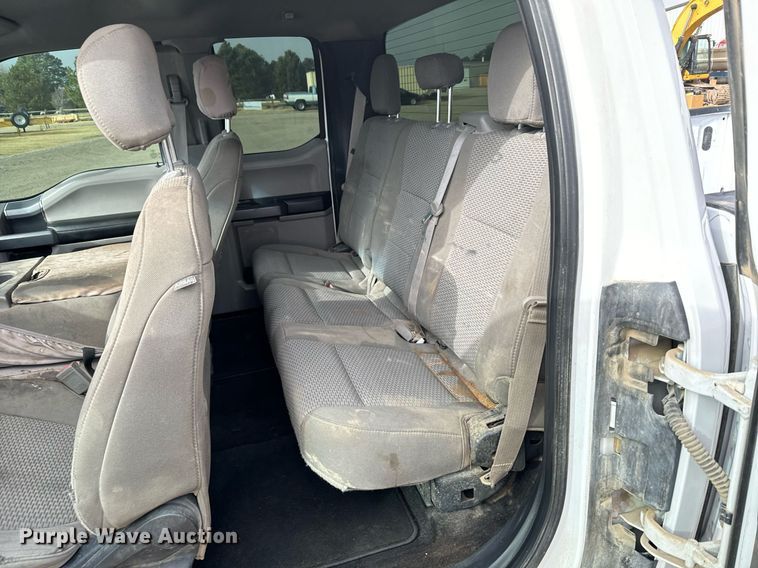 image for item DX3811 2018 Ford F150 SuperCab pickup truck