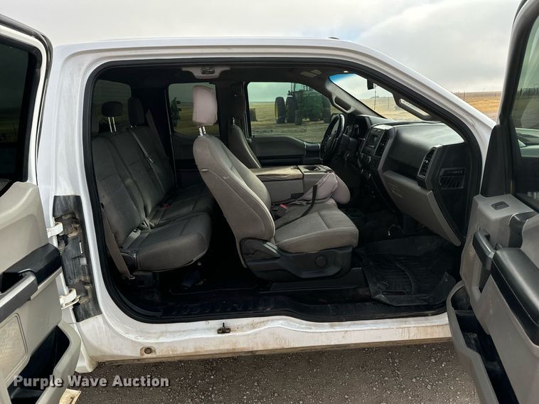 image for item DX3811 2018 Ford F150 SuperCab pickup truck