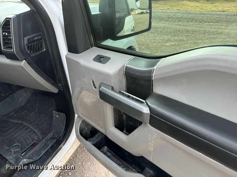 image for item DX3811 2018 Ford F150 SuperCab pickup truck