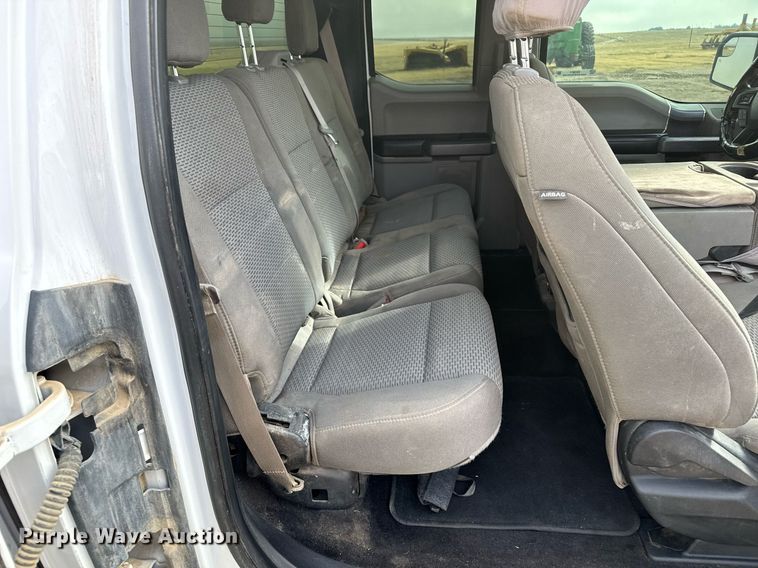 image for item DX3811 2018 Ford F150 SuperCab pickup truck