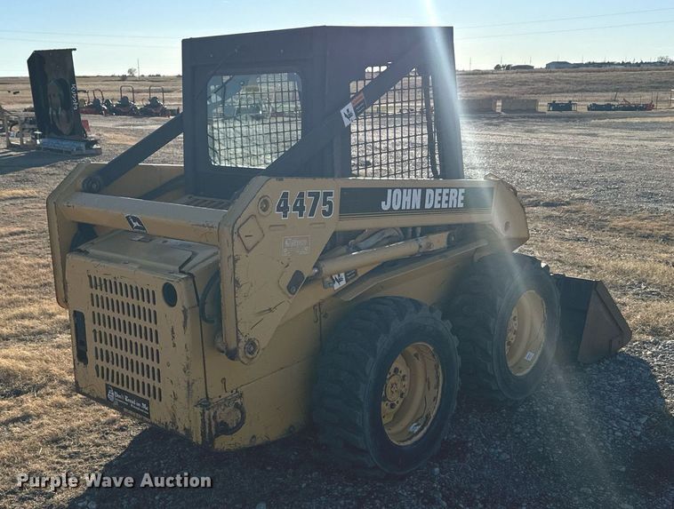 image for item DX3818 1995 John Deere 4475 skid steer loader