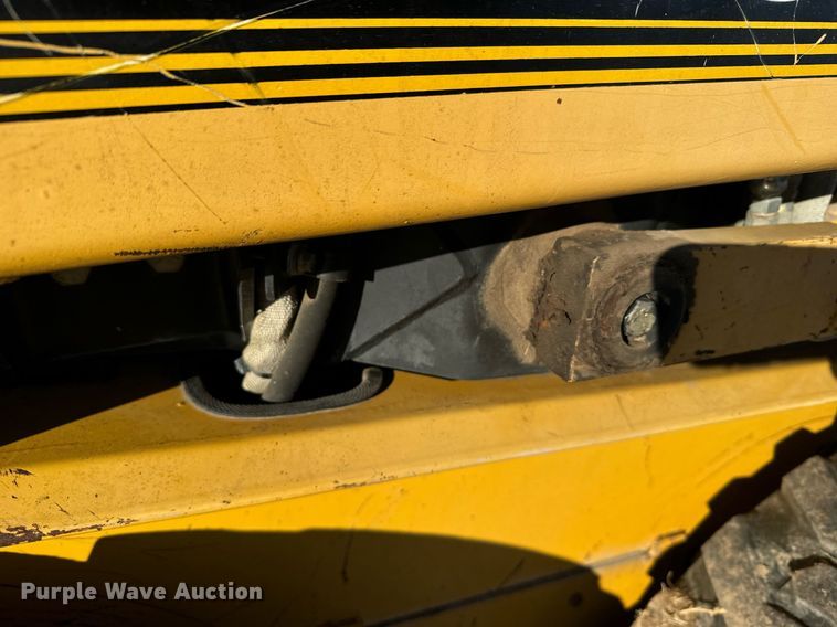 image for item DX3818 1995 John Deere 4475 skid steer loader