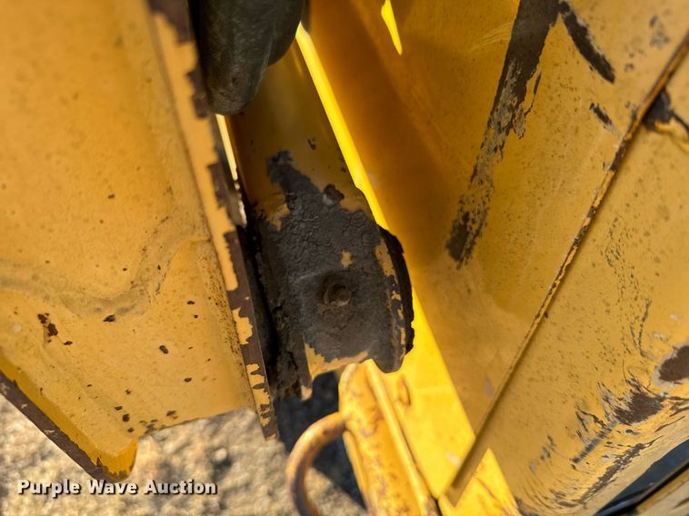 image for item DX3818 1995 John Deere 4475 skid steer loader