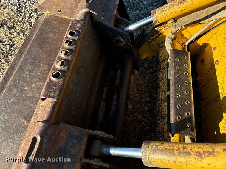 image for item DX3818 1995 John Deere 4475 skid steer loader