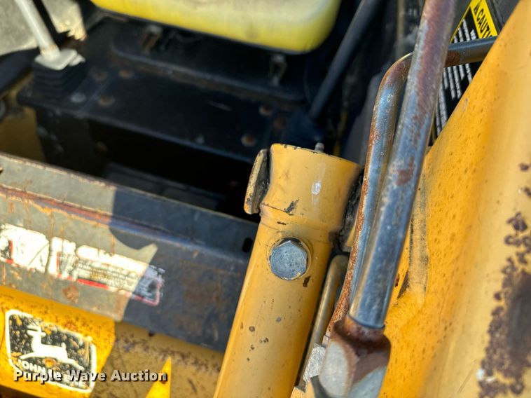 image for item DX3818 1995 John Deere 4475 skid steer loader