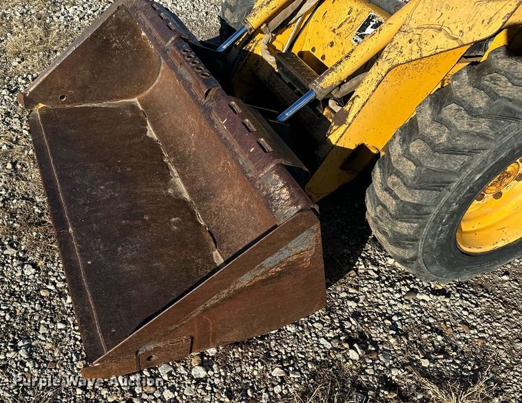 image for item DX3818 1995 John Deere 4475 skid steer loader