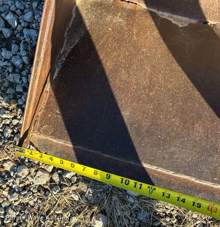 image for item DX3818 1995 John Deere 4475 skid steer loader