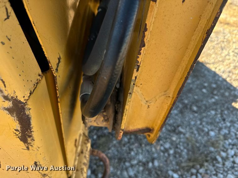 image for item DX3818 1995 John Deere 4475 skid steer loader