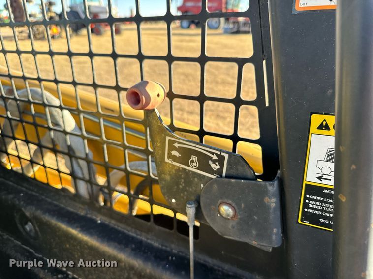 image for item DX3818 1995 John Deere 4475 skid steer loader