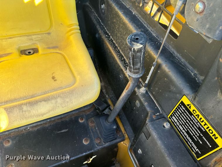 image for item DX3818 1995 John Deere 4475 skid steer loader