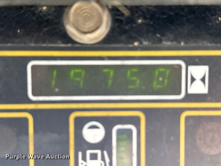 image for item DX3818 1995 John Deere 4475 skid steer loader