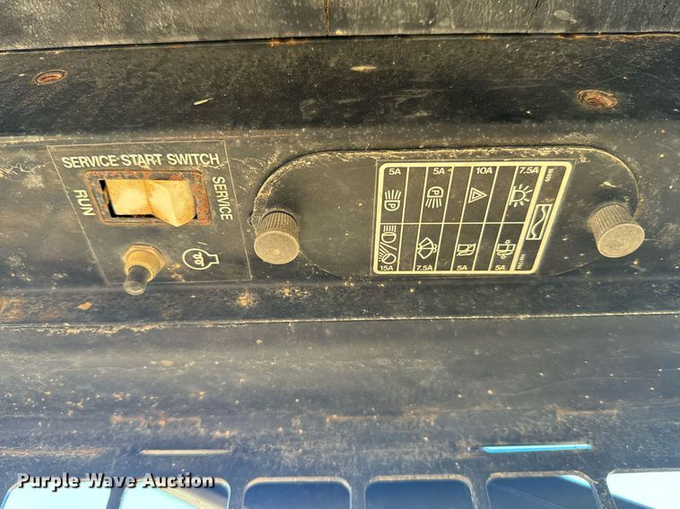 image for item DX3818 1995 John Deere 4475 skid steer loader