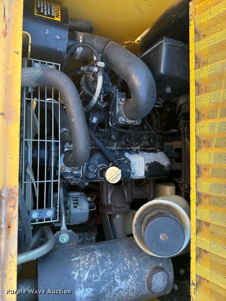 image for item DX3818 1995 John Deere 4475 skid steer loader