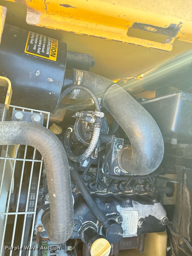 image for item DX3818 1995 John Deere 4475 skid steer loader