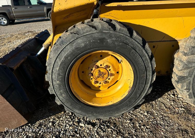 image for item DX3818 1995 John Deere 4475 skid steer loader