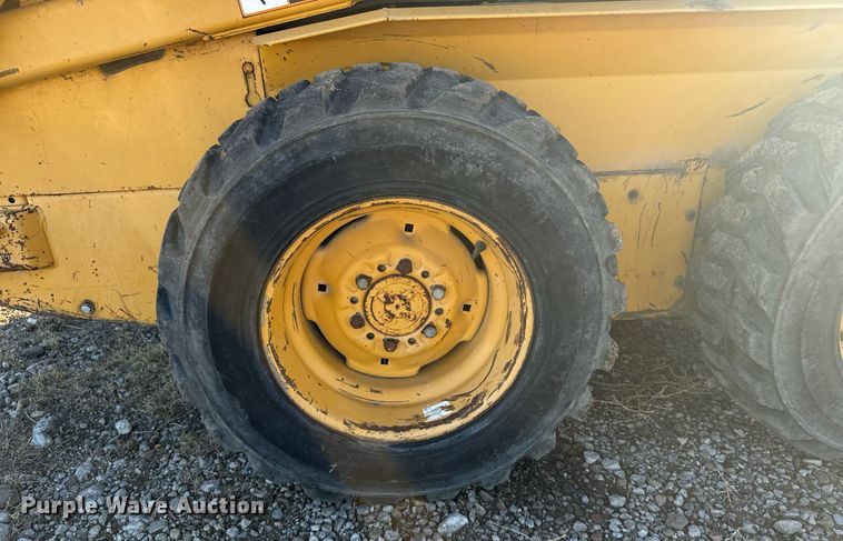 image for item DX3818 1995 John Deere 4475 skid steer loader