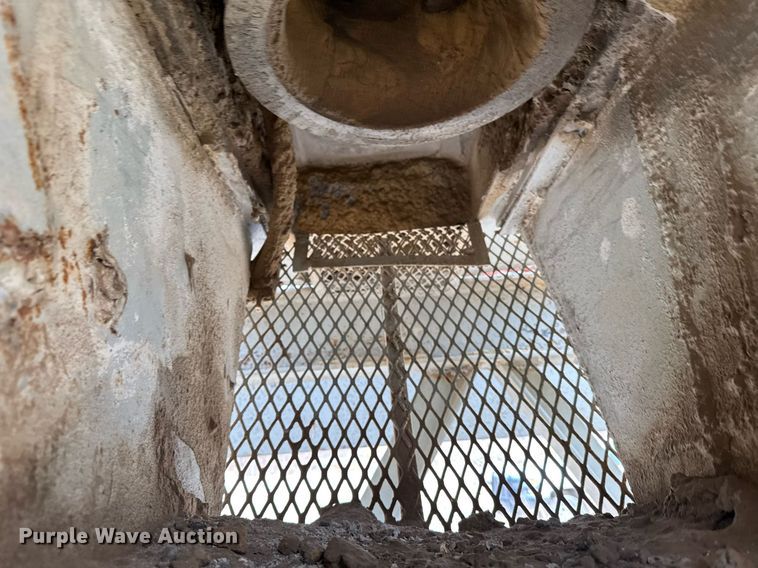 image for item DX3867 Cemco Turbo 70 impact crusher