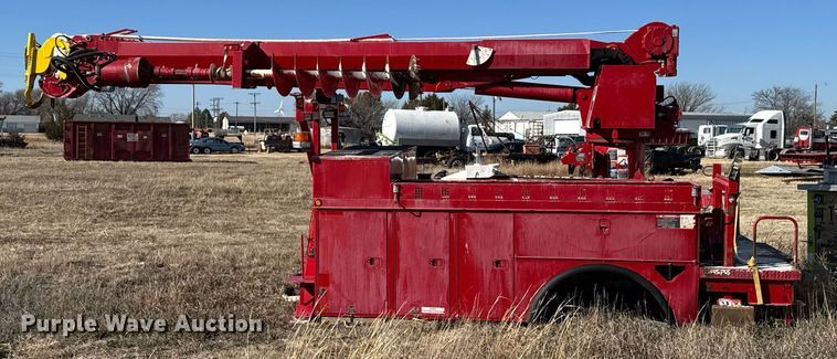 image for item DX3887 Altec DM47TR digger derrick bed