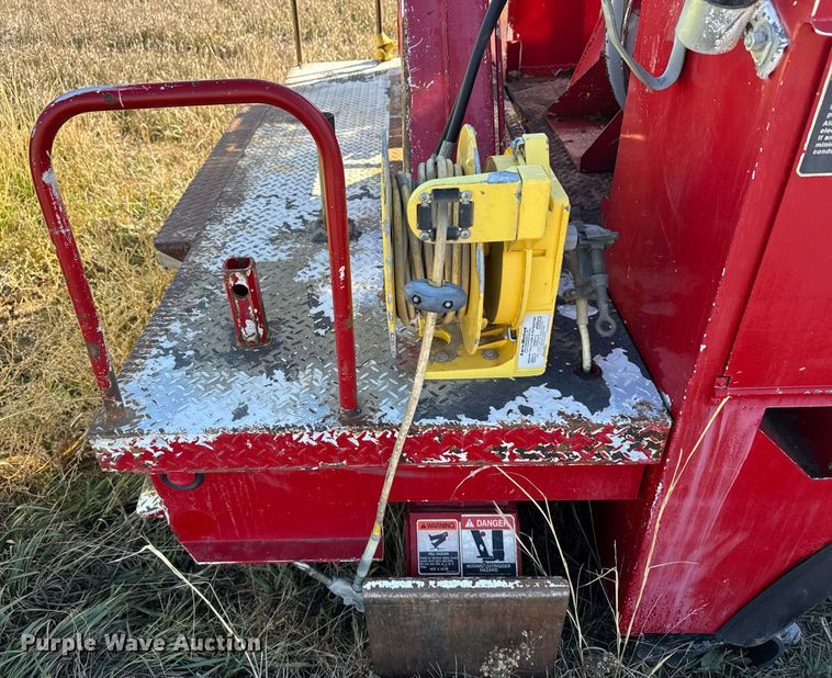 image for item DX3887 Altec DM47TR digger derrick bed