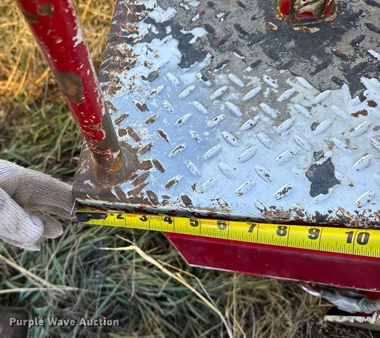 image for item DX3887 Altec DM47TR digger derrick bed